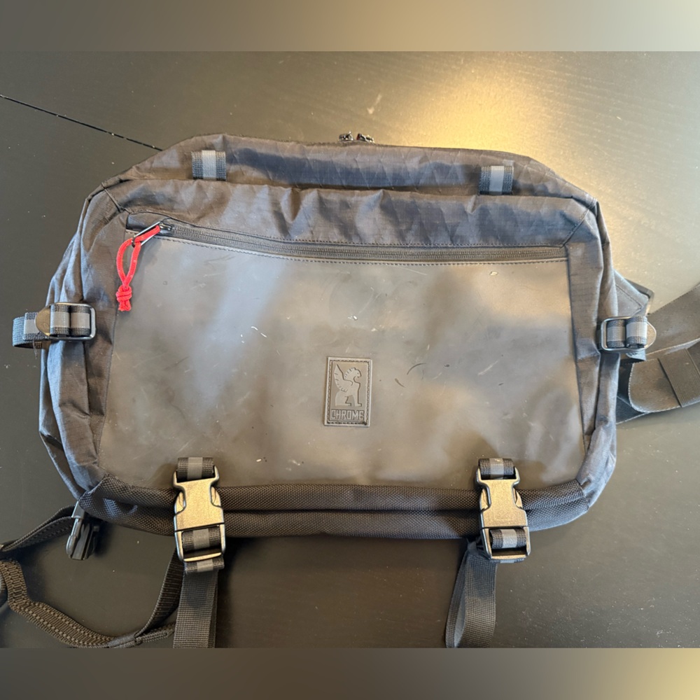 Chrome Industries Kadet Max Black XRF